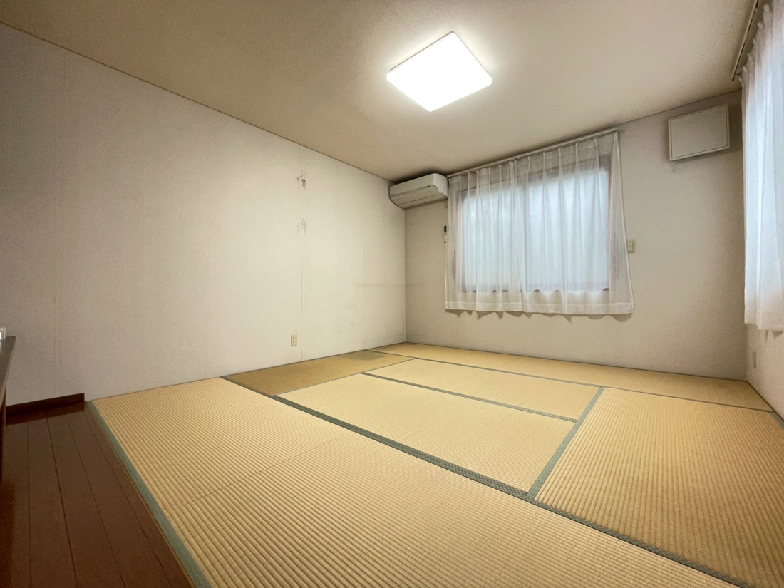 �V�����V���s�����擌�o�����̒��È�ˌ��Ă̘a��