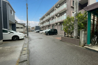 �V�����V���s�����擌�o�����̒��È�ˌ��Ă̑O�ʓ��H�܂ތ��n�ʐ^