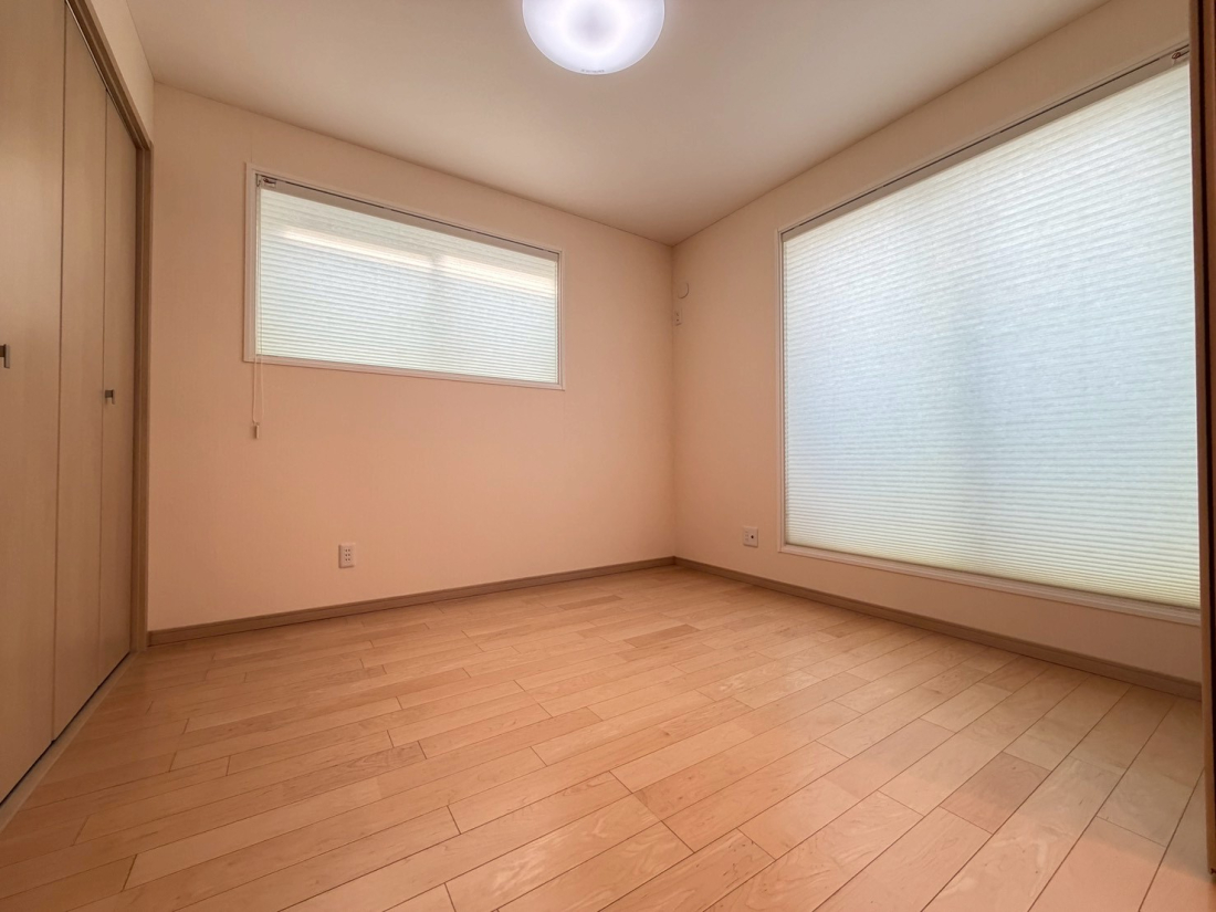 �V�����V���s����P�v�̒��È�ˌ��Ẵ��r���O�ȊO�̋���