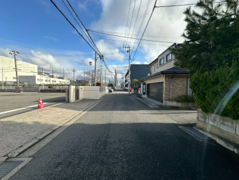 �V�����V���s������x�V����1���ڂ̓y�n�̑O�ʓ��H�܂ތ��n�ʐ^