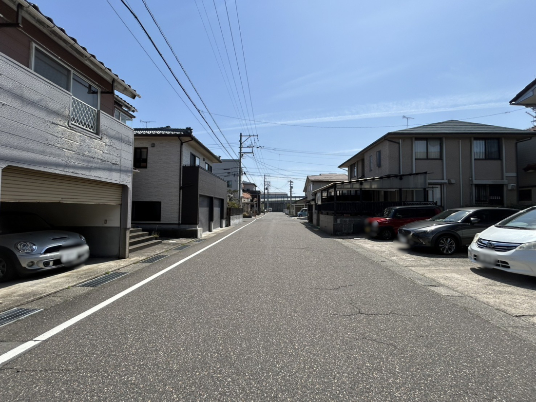 �V�����V���s���戧�J��3���ڂ̒��È�ˌ��Ă̑O�ʓ��H�܂ތ��n�ʐ^