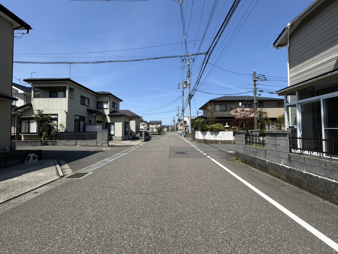 �V�����V���s���戧�J��3���ڂ̒��È�ˌ��Ă̑O�ʓ��H�܂ތ��n�ʐ^