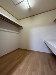 �V�����V���s�]���T�c���z3���ڂ̒��È�ˌ��Ẵ��r���O�ȊO�̋���