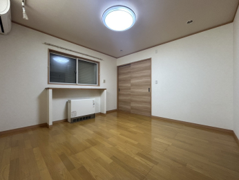 �V�����V���s�]���T�c���z3���ڂ̒��È�ˌ��Ẵ��r���O�ȊO�̋���