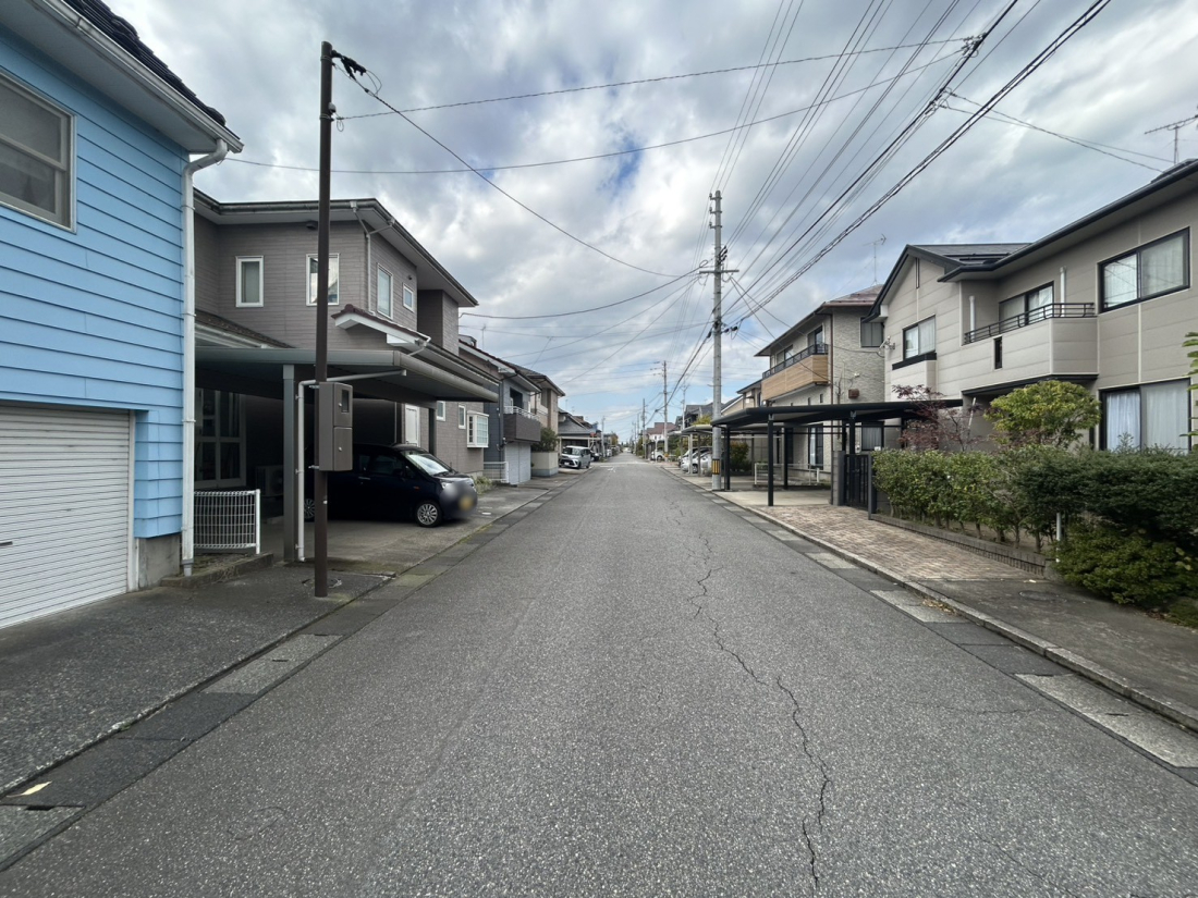 VVsk{5ڂ̒ÈˌĂ̑OʓH܂ތnʐ^