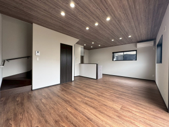 �V�����V���s�k��O�������̒��È�ˌ��Ẵ��r���O