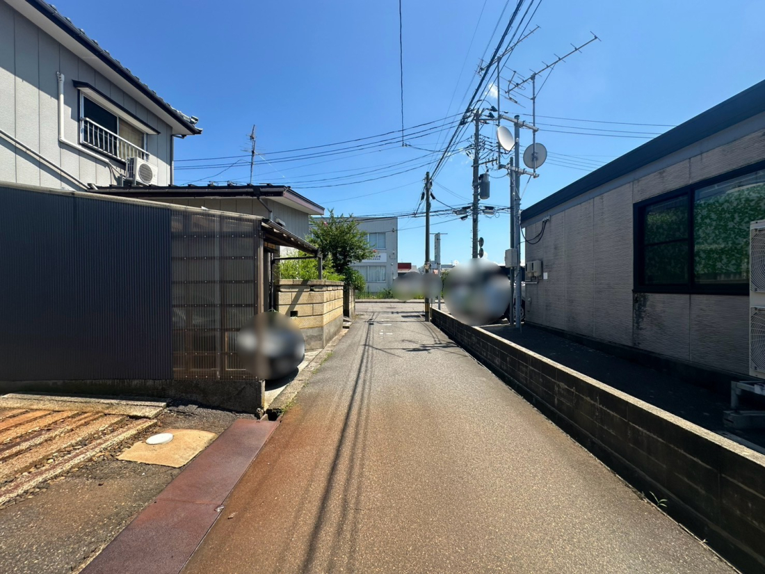 �V�����V���s������_������1���ڂ̓y�n�̑O�ʓ��H�܂ތ��n�ʐ^