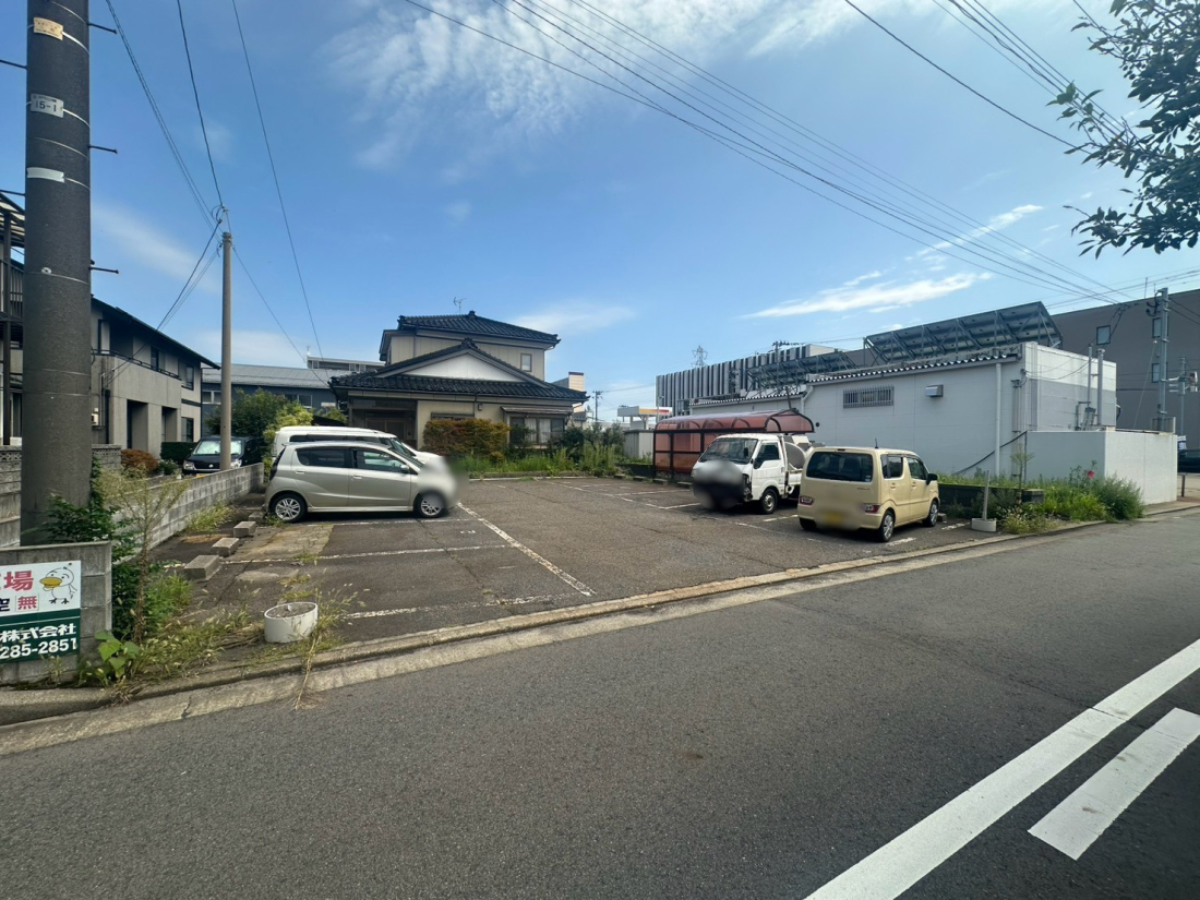 �V�����V���s�����掇�|�R2���ڂ̓y�n�̑O�ʓ��H�܂ތ��n�ʐ^
