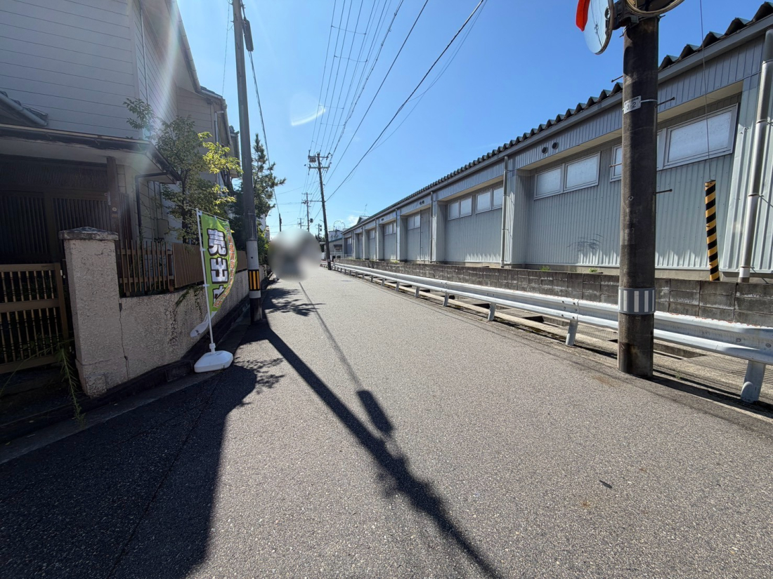 �V�����V���s���掛����2���ڂ̓y�n�̑O�ʓ��H�܂ތ��n�ʐ^