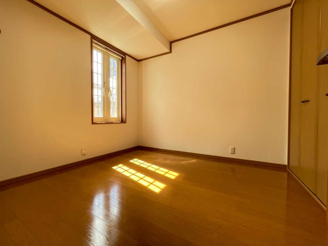 VVs݂2ڂ̒ÈˌẲ摜