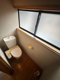 �V�����V���s������V�_��2���ڂ̒��È�ˌ��Ẵg�C��