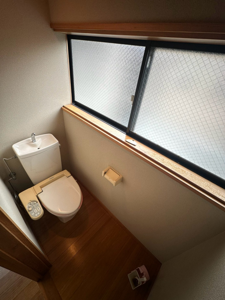 �V�����V���s������V�_��2���ڂ̒��È�ˌ��Ẵg�C��