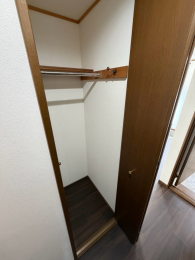 �V�����V���s������얜�㒬�̒��È�ˌ��Ă̎��[