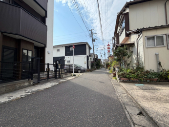 �V�����V���s������얜�㒬�̒��È�ˌ��Ă̑O�ʓ��H�܂ތ��n�ʐ^