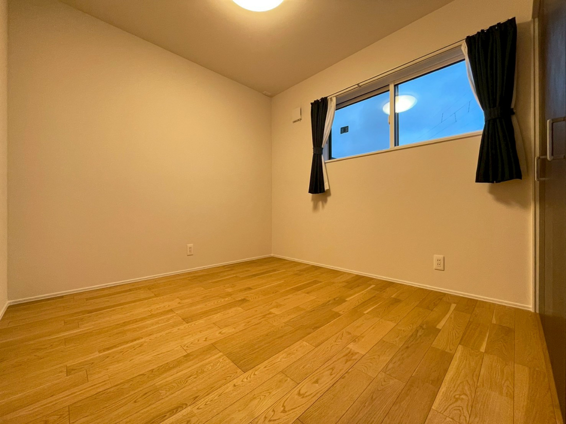 �V�����V���s�H�t�扺���쒬�̒��È�ˌ��Ẳ摜